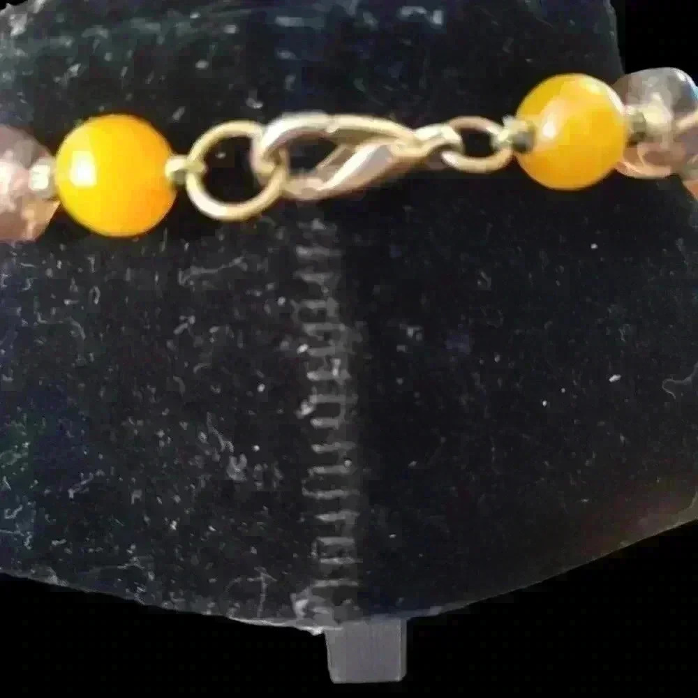 Vintage gold tone and beaded necklace - Picture 2 of 2